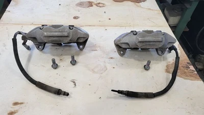 Par completo de pinzas delanteras Sierra 2019-2023 derecha derecha 19-23 Foto 1 de 4