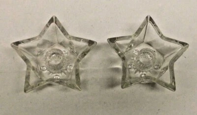 Dos candelabros votivos/cónicos en forma de estrella de vidrio prensado transparente vintage Foto 1 de 4
