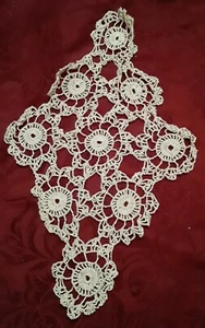 Vintage/Handmade 7 in. X 12 in. Ecru/Off White Diamond Shaped Crocheted Doily - Picture 1 of 1