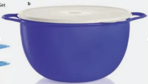Tupperware Mega Thatsa Mixing Bowl Blue 42 Cups w/ White Seal! New - Picture 1 of 2