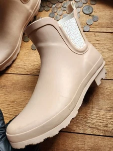 Used / Laura Ashley / Mid Cut / Rain Boots / Wo Sz 7 - Picture 1 of 5