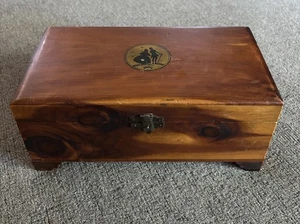 Vintage Peterson Bros. Art Deco Silhouette Cedar Wood Jewelry Box Chest 10 x 5.5 - Picture 1 of 12