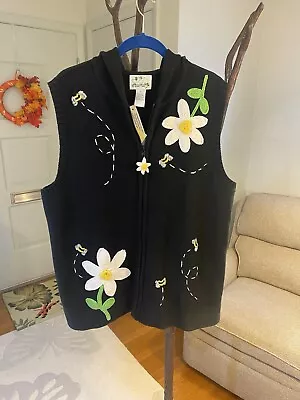 Quacker Factory Women Knit Vest Size XL Daisies And Bee Spring Summer - Image 1 of 4
