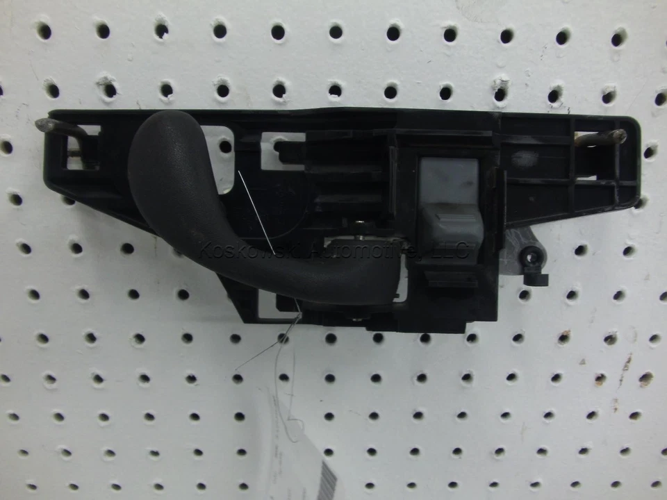 Chevy Blazer 2000 manija de puerta interior del lado derecho del pasajero 15102277 delantera Foto 1 de 4