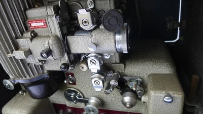 Proiettore Valvola Proiettore 16mm Vintage GB Bell & Howell 640 Filmosound - Immagine 1 di 4