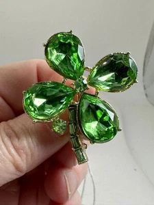 St Patricks Shamrock Green Rhinestone Radiates DODDS Vintage Gold Brooch M-4491* - Picture 1 of 3