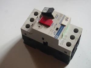 Disjoncteur thermique TELEMECANIQUE GV2 M20  13-18A - Picture 1 of 3