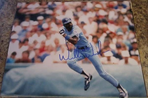 WILLIE WILSON SIGNED 8X10 GLOSSY PHOTO KANSAS CITY ROYALS (B) - Picture 1 of 2
