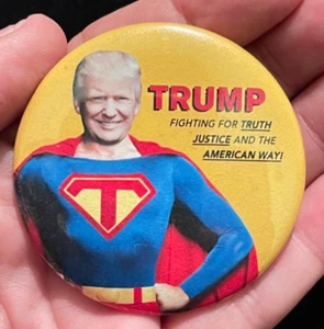"3 prendedores de campaña disponibles Donald Trump 2016 Superman botón político 2 1/4""" - Imagen 1 de 6