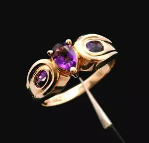10kt Yellow Gold 3-Stone Amethyst Ring - Size 6 - 2.85g - Picture 1 of 9