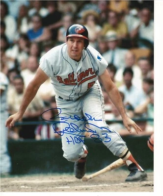 BROOKS ROBINSON BALTIMORE ORIOLES BASEBALL HALL OF FAMER RARE SIGNED PHOTO - Image 1 of 2