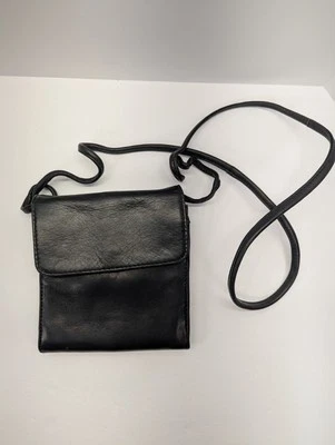 Bandolera organizadora vintage Hobo International pequeña negra de cuero liso Foto 1 de 4