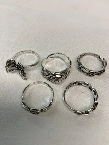 New Fashion Rings Lot , Set Of 5,Silver Plated ,Bands,Different Designs, Size 7 - Picture 1 of 6