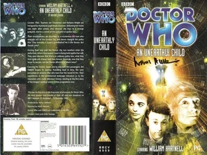 Doctor Who: THE UNEARTHLY CHILD VHS Cover Signed by WARIS HUSSEIN - Imagen 1 de 1