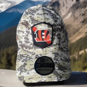 Cappello Cincinnati Bengals Nuova Era 2023 Saluto al Servizio 39THIRTY Flex Cap Mimetico S/M - Foto 1 di 6