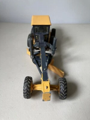 ERTL John Deere Road Grader 7” Metal w Plastic Blade Yellow - Image 1 of 4