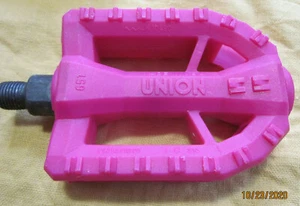 PINK pedals plastic Union 651 1/2"  thread new for kids bikes made in USA - Picture 1 of 7