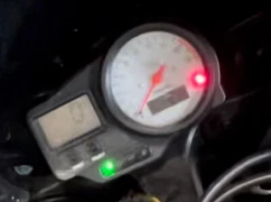 99-02 YAMAHA R6 SPEEDOMETER CLUSTER GAUGES 25K 5MT-83570-20-00 - Picture 1 of 10