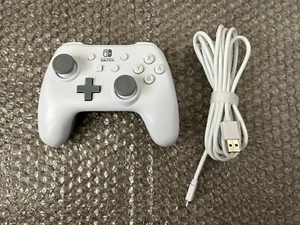 Mando Nintendo Switch PowerA con cable blanco con botones grises - Imagen 1 de 4