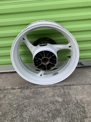Llanta trasera blanca 11-24 recta Suzuki GSXR600 GSXR750 2011-2024 OEM Foto 1 de 4