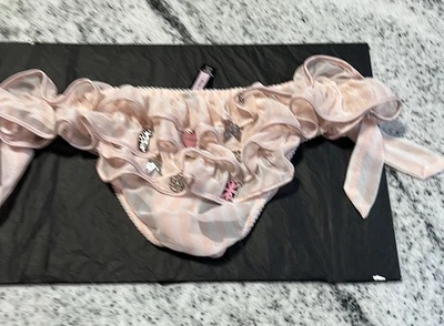 Victoria's Secret Londres Fashion Show Ángeles Rosados Volantes Panty Dijes GRANDES Raro Foto 1 de 3