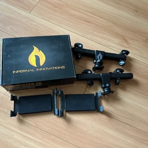 Support pour tablette iPad Car Mount Infernal Innovations appuie-tête quantité 2 - Photo 1/8