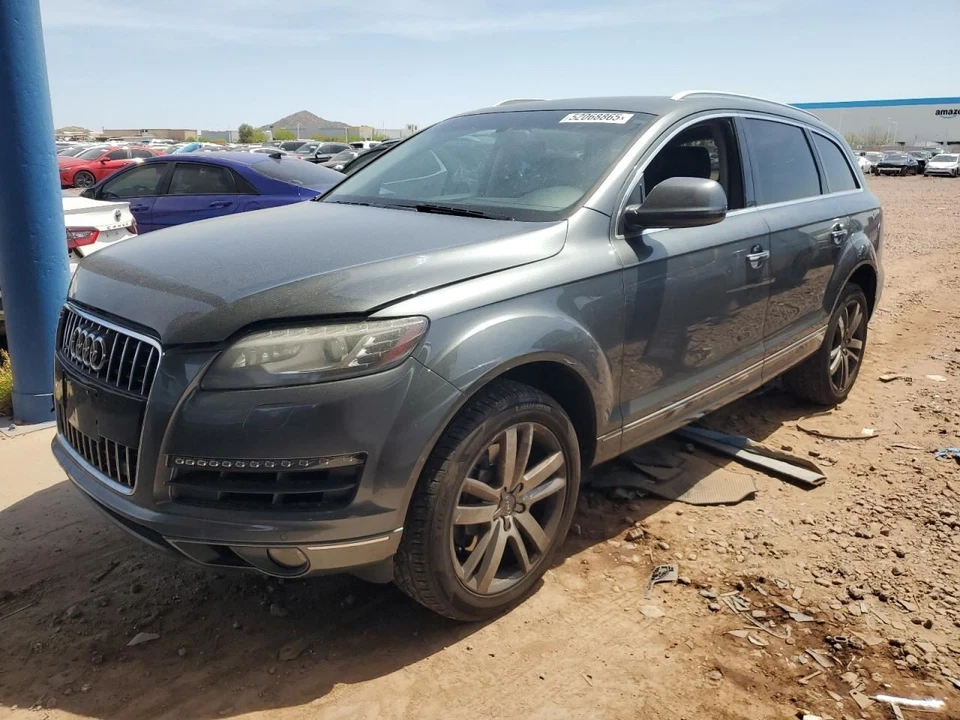 Grelha sem linha S compatível com 10-15 AUDI Q7 2413848 - Imagem 1 de 4