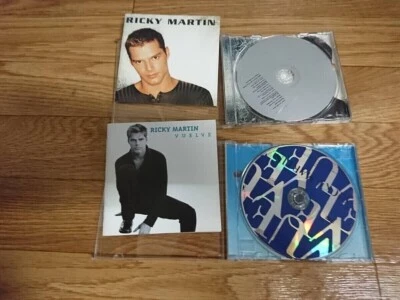 Ricky Martin CD SET x2  【Vuelve】【A Medio Vivir】 Album set（Used item）Ｓ08039 - Image 1 of 4