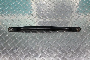 05 Suzuki GZ 250 Marauder Muffler Exhaust Pipe Swing Arm Bracket Bar Mount - Picture 1 of 3