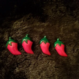 4 Chili Pepper Button Covers 1.5" Long 1" Wide Red & Green - Picture 1 of 4