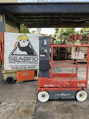 Skyjack SJ16 Scissor Man Lift 2017 Working Height Vertical Mast New Batteries - Image 1 of 4