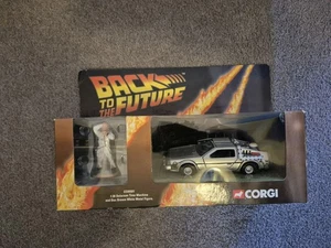 CORGI BACK TO THE FUTURE DELOREAN TIME MACHINE & DOC BROWN RESIN FIGURE CC05501 - Picture 1 of 5