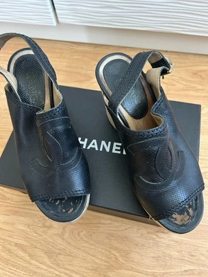Zapatos Chanel Talla 37 EE. UU. 6,5 Foto 1 de 4