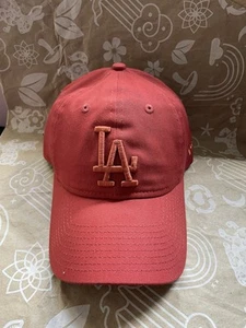 ❤️LA New Era 9Twenty Unisex Brick Red Baseball Cap. Neu mit Aufklebern. - Bild 1 von 5