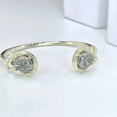 Brazalete de oro Kendra Scott Andy con detalles de cuarzo druzy y pavé Foto 1 de 4