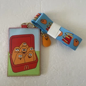 Cordón tarjetero Loungefly McDonald's pollo McNuggets nuevo - Imagen 1 de 3