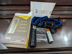 Skilhunt H04 Right Angle Flashlight Neutral White w/ Battery 