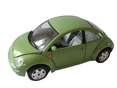 Burago Volkswagen Beetle 1998 verde lima - escala 1:24 Italia diecast Foto 1 de 4