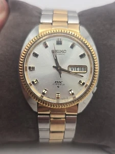 Vintage SEIKO DX 6106-7047 Automatic Two Tone Silver Day Date Dial Men's Watch - Picture 1 of 7