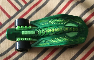 Hot Wheels - BHR19 - Super Stinger - NUEVO - Imagen 1 de 4