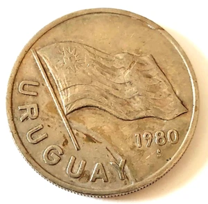 1980 Uruguay 5 Pesos Coin - Picture 1 of 2