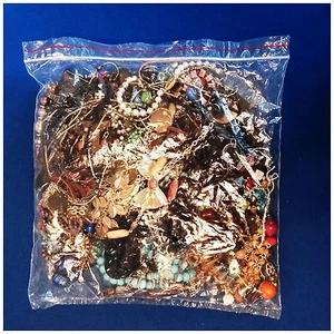 1kg Bag Various Costume Jewellery Assorted Mixed Lot Craft Making Multi Coloured - Picture 1 of 3