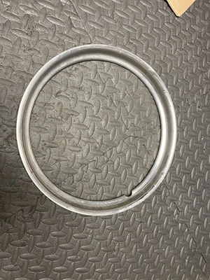 Cubiertas de rueda de anillo de belleza delgado Hot Rod Rat Rod Classi vintage años 50 60 Foto 1 de 4