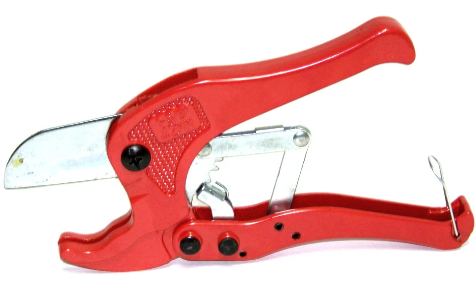 PVC PIPE HOSE RUBBER CUTTER RATCHETING TYPE CUTS UP TO 1-5/8"  RATCHET HAND CUT - Image 1 of 1