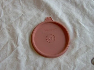 TUPPERWARE ROUND 4 1/4" "A" SEAL LID # 5227 or 215 DARK PINK - Picture 1 of 4
