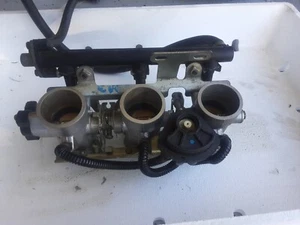2001 01 Triumph sprint st 955i Throttle Body Fuel Rail Injectors - Picture 1 of 7