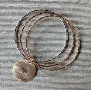 1AR Bracciale Rigido Vintage con Ciondolo - Foto 1 di 6
