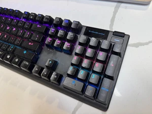 SteelSeries Apex Pro Podświetlana przewodowa klawiatura z wyświetlaczem OLED (KB-00009) - Zdjęcie 1 z 7