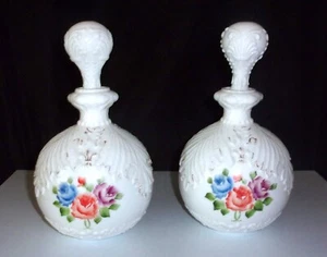 Antigua jarra de perfume de peluquero de vidrio de leche con tapón pintada a mano - Imagen 1 de 14