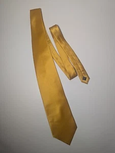 Boston Traders Men's Classic Neck Tie 100% Silk Solid Yellow Classic - Picture 1 of 3